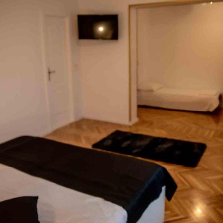 Casa Cattleya Hotel ทาร์กู จิอู ภายนอก รูปภาพ