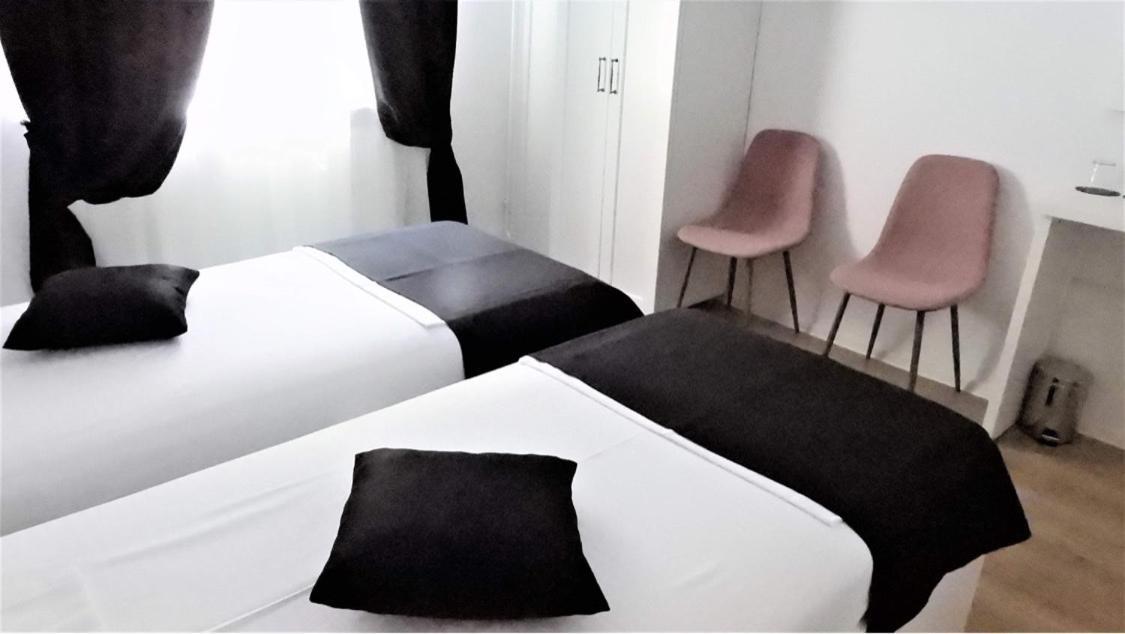 Casa Cattleya Hotel ทาร์กู จิอู ภายนอก รูปภาพ