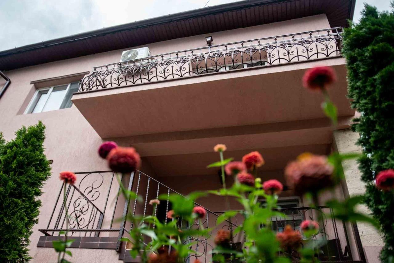 Casa Cattleya Hotel ทาร์กู จิอู ภายนอก รูปภาพ